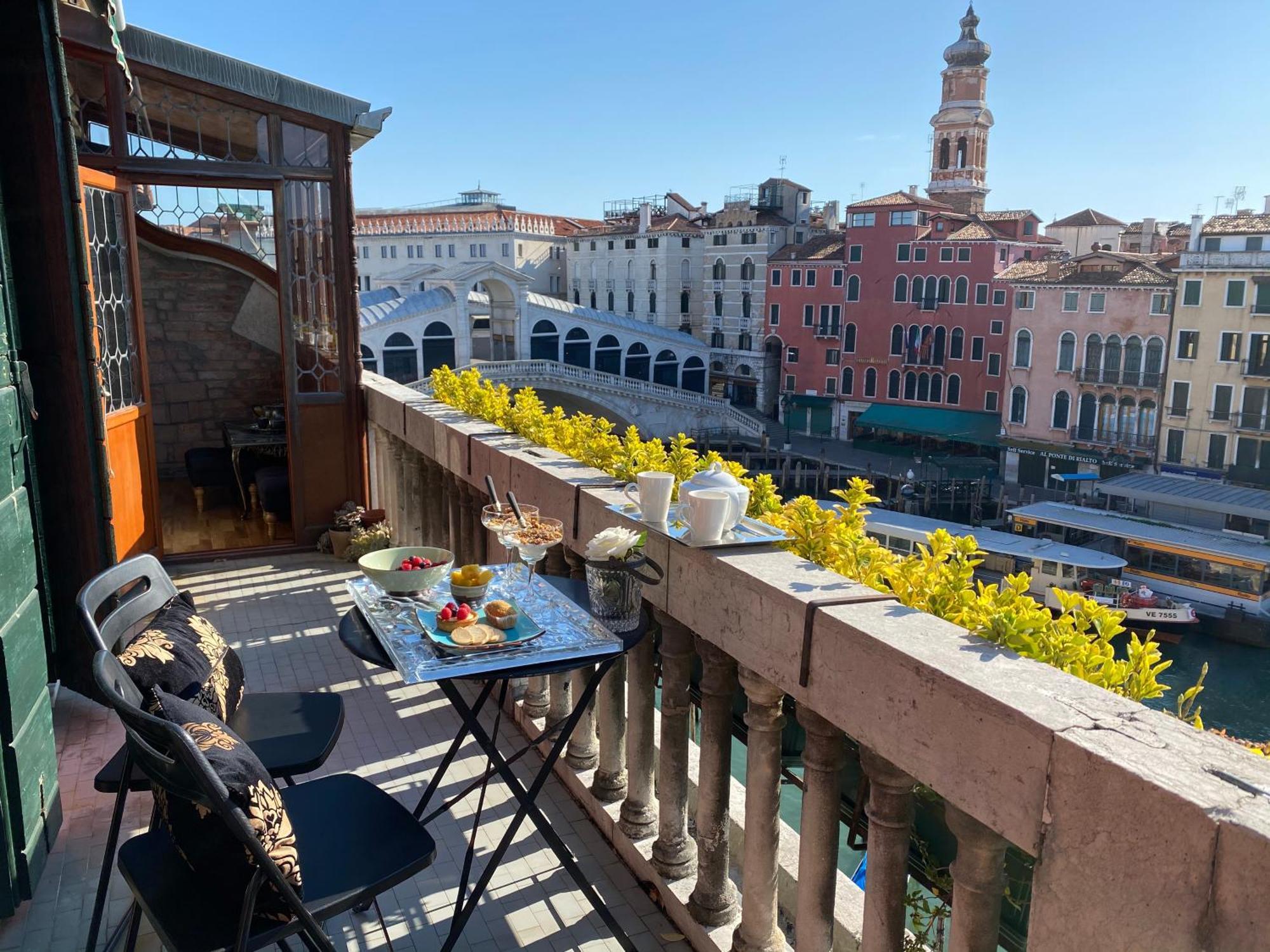 Rialto Terrace On The Grand Canal Benátky Exteriér fotografie