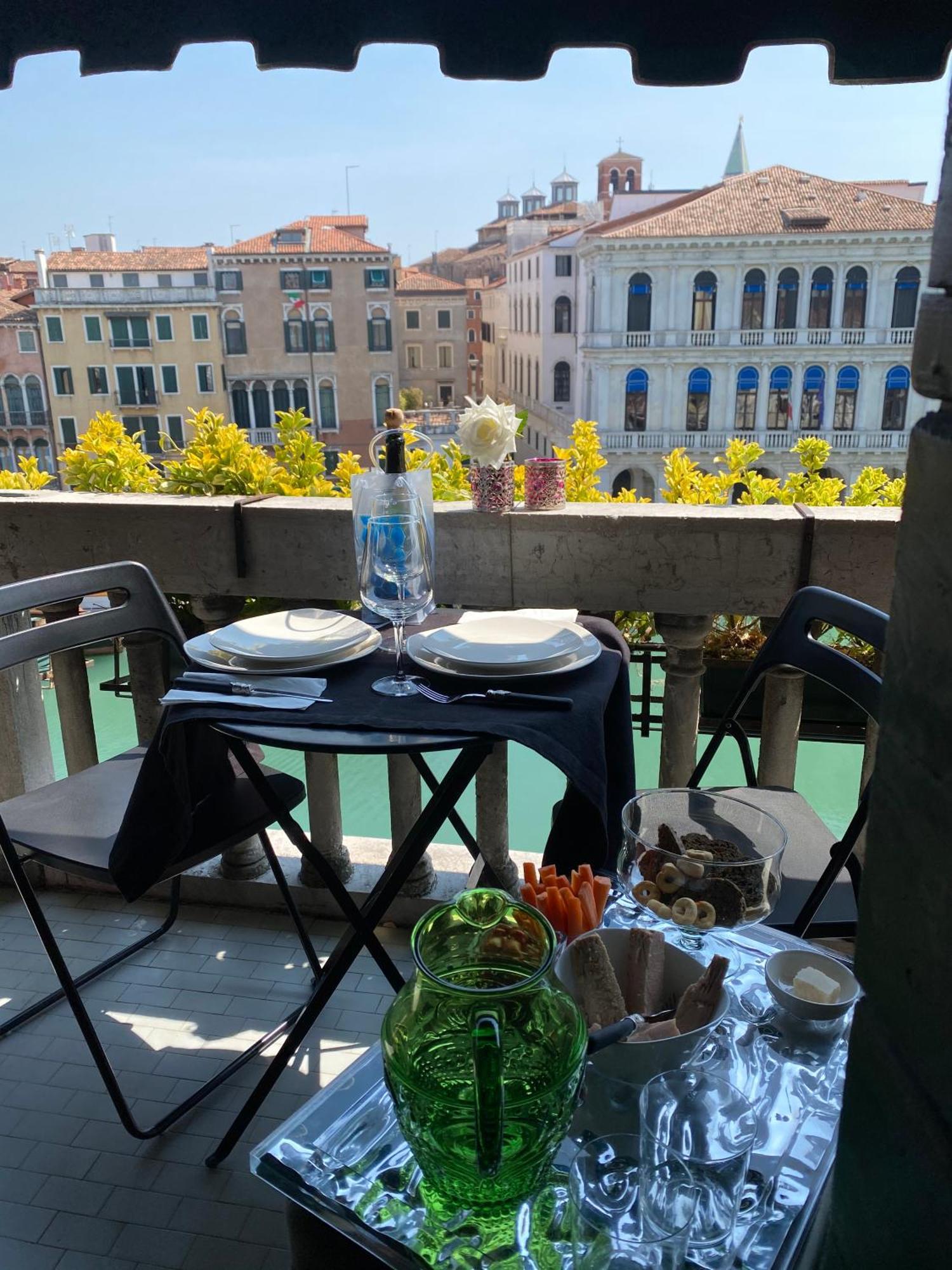 Rialto Terrace On The Grand Canal Benátky Exteriér fotografie